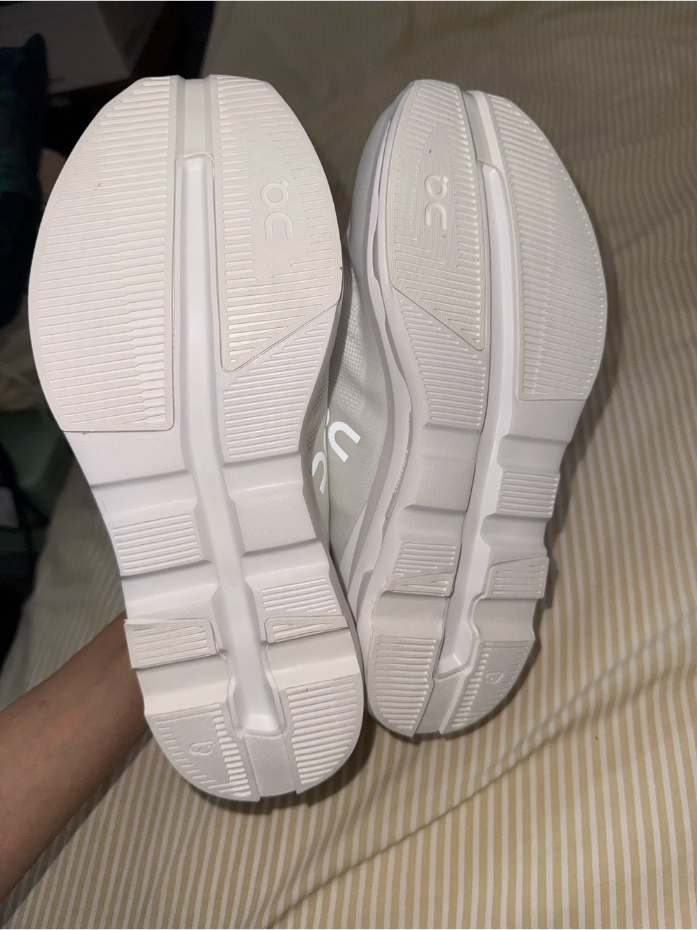 On Running Women's On Cloudzone, White/White, 8 B Medium NEW WITHOUT TAGS - Picture 8 of 9